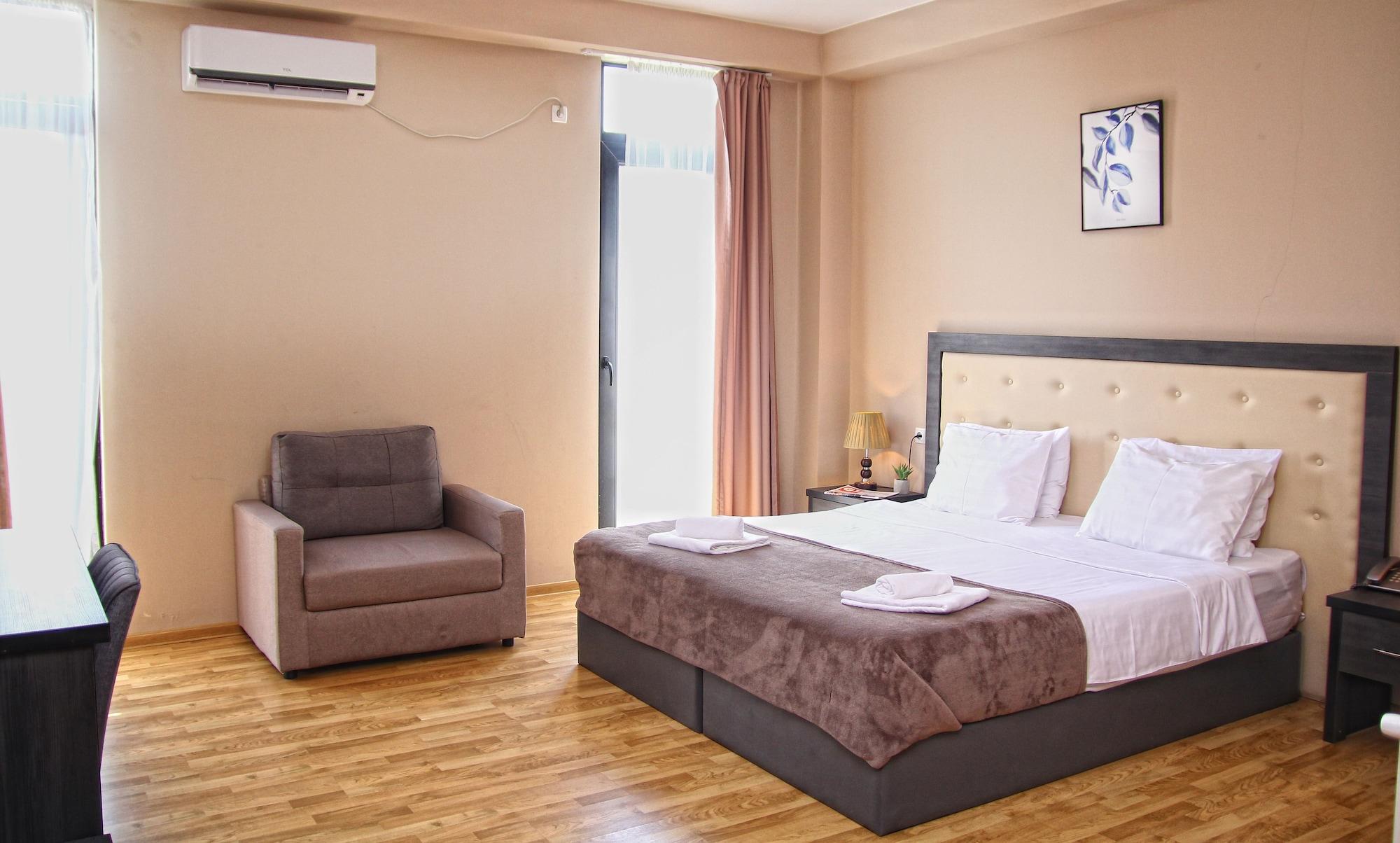 Hotel Rogalux Blue Tiflis Exterior foto