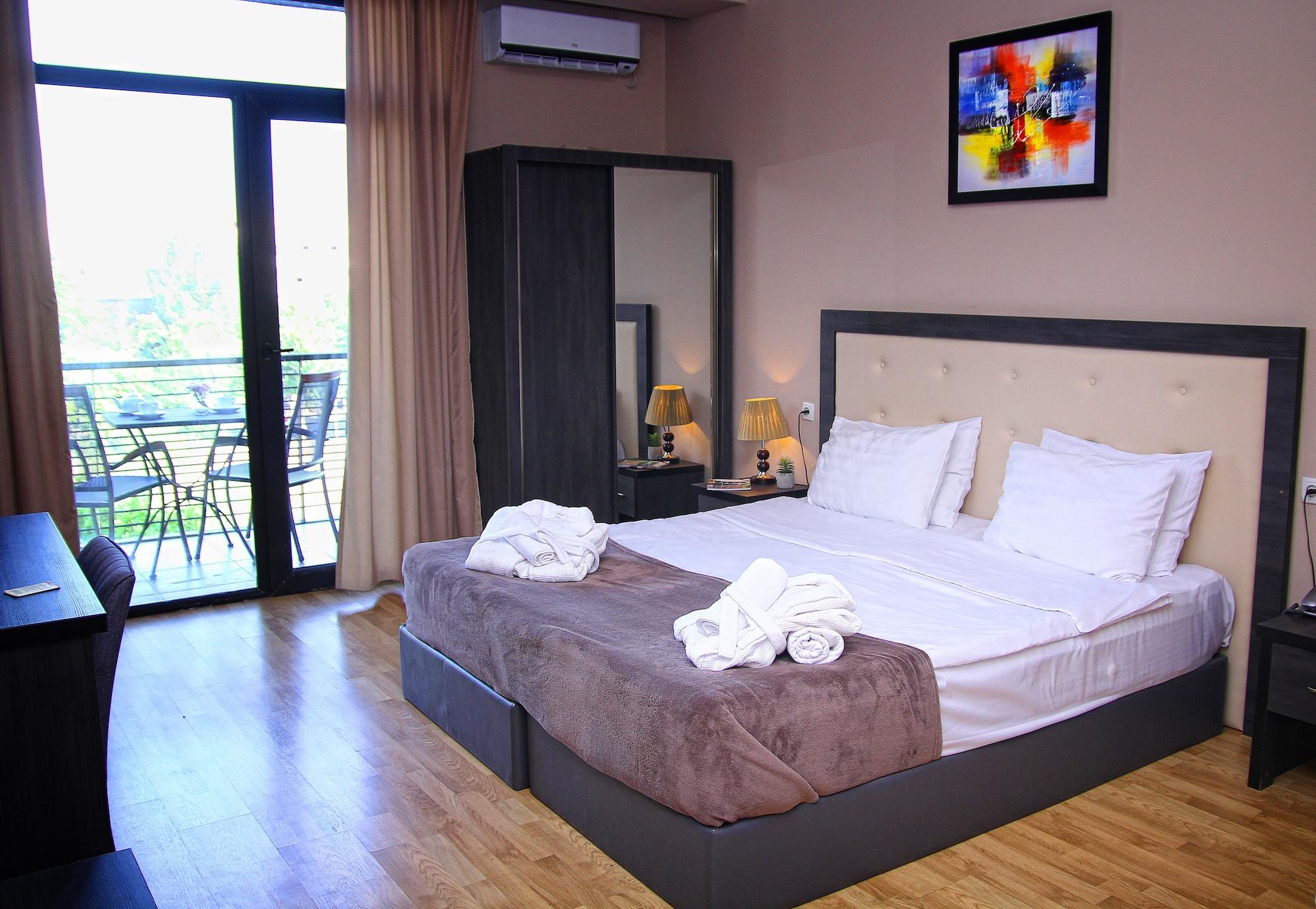 Hotel Rogalux Blue Tiflis Exterior foto